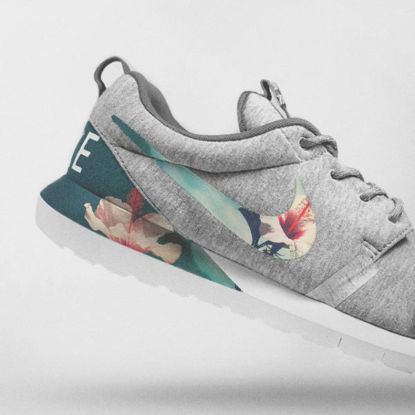 Снимка на Nike Floral Roshe Customized Running Shoes